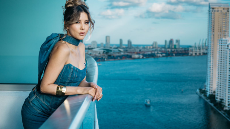  Levi’s brilla en los Latin Grammys de la mano de Paulina Goto