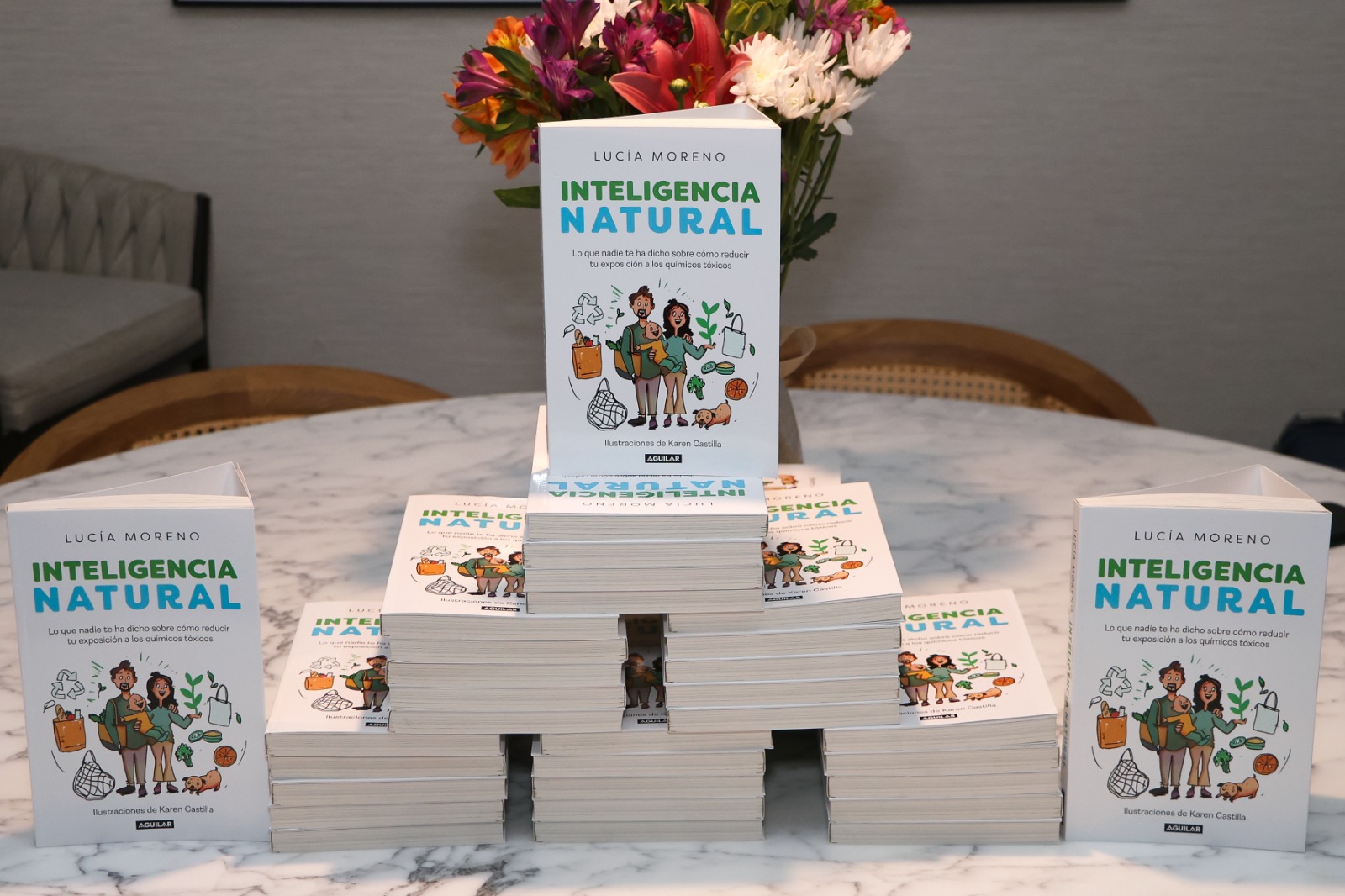 Lucía Moreno presentó su libro «Inteligencia Natural», enfocado en cómo tener un estilo de vida libre de tóxicos 