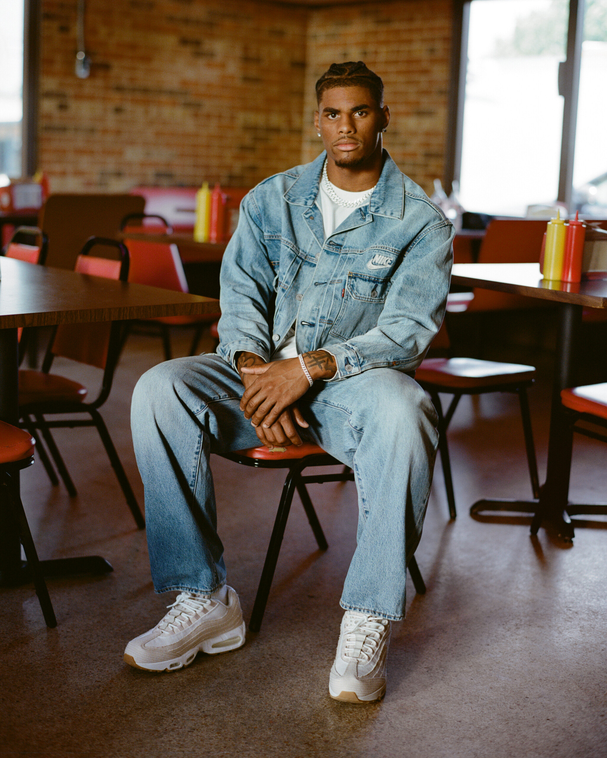 Se unen dos íconos de la moda, Levi’s® y Nike, con la más reciente colaboración de Sportswear