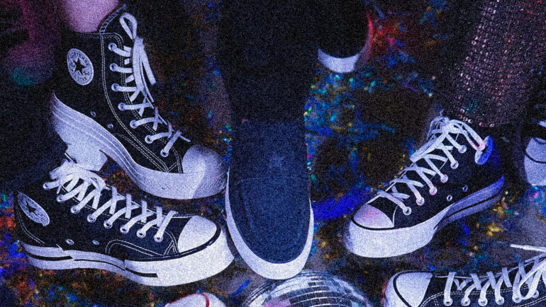 CONVERSE CELEBRA LAS GRADUACIONES: EL FUTURO NO SE ESPERA, ¡SE MARCA CON CADA PASO!