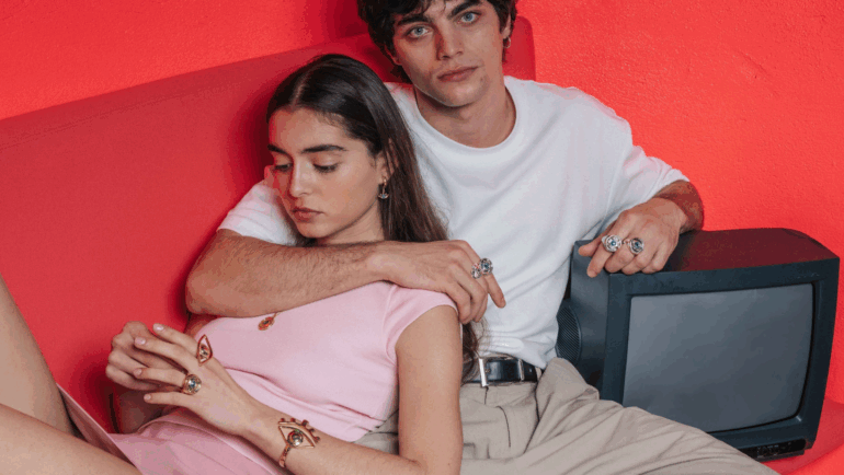 Luce joyas con vibra poderosa allá donde vayas 