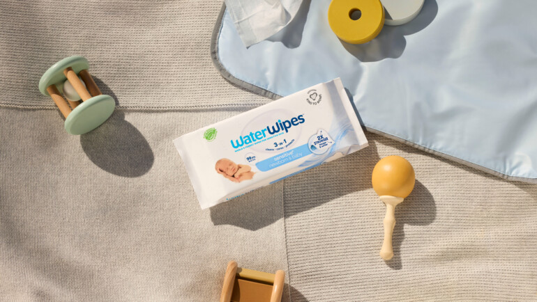 WaterWipes eleva el cuidado de la piel sensible con una fórmula pura y una nueva textura de alto desempeño