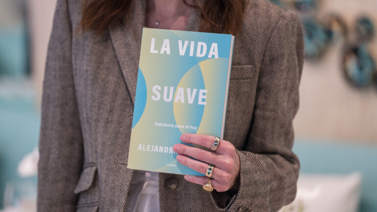 Alejandra Llamas presenta La vida suave en The Blue Box Café de  Tiffany & Co. 