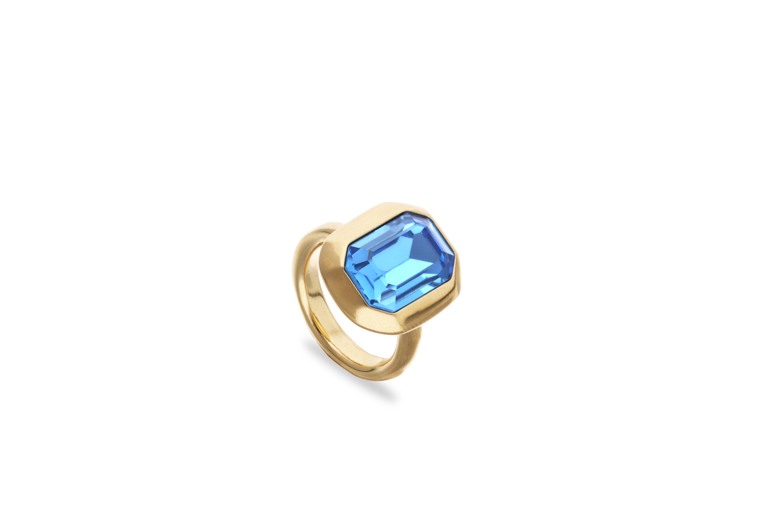 Azul que vibra: joyas que nacen desde el núcleo