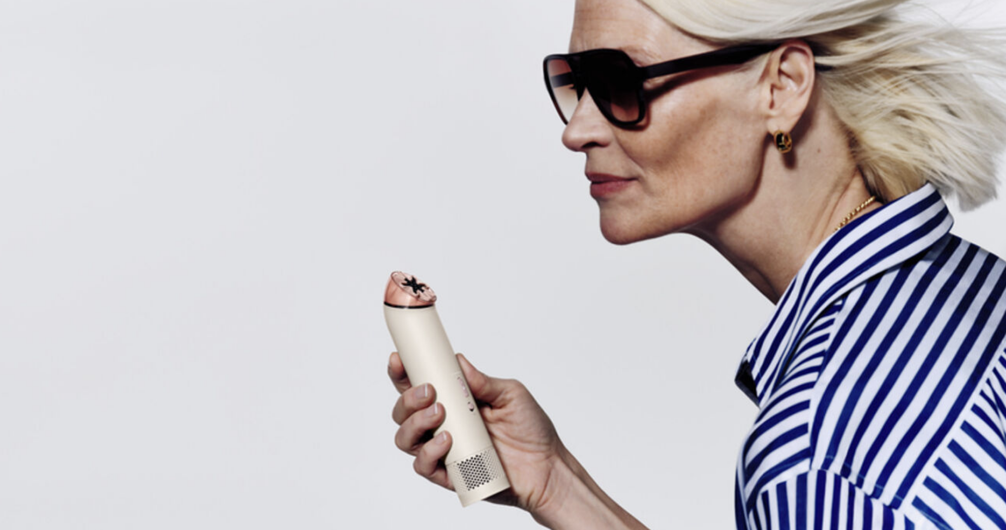 Dyson presenta el ventilador portátil HushJet™ Mini Cool: 17 años de dominio del flujo de aire, ahora en la palma de tu mano